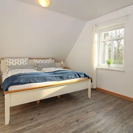 Brise8-zimmer-2-muschel Greetsiel